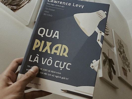 Ảnh: Bìa sách "Qua Pixar Là Vô Cực".